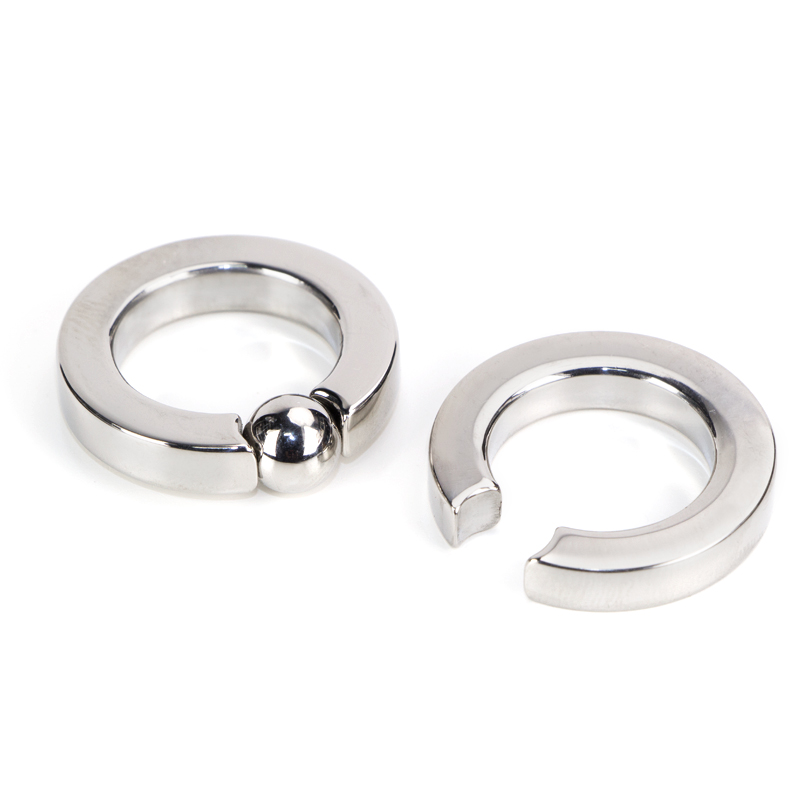 Squared Section Ring Orecchio