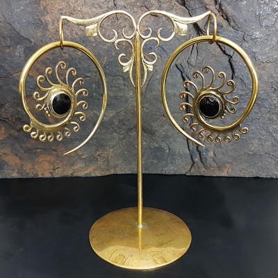 Brass Spiral Earrings with Onyx (price for pair) Gioielli da lobo in ottone