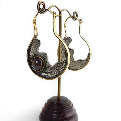 Silver & Brass Earrings with Brown Agate Cabochon (price for pair) Gioielli da lobo