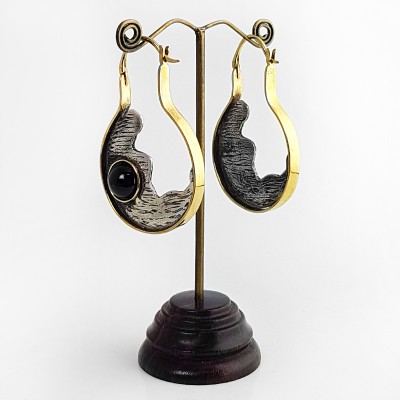Silver & Brass Earrings with Onyx Cabochon (price for pair) Gioielli da lobo