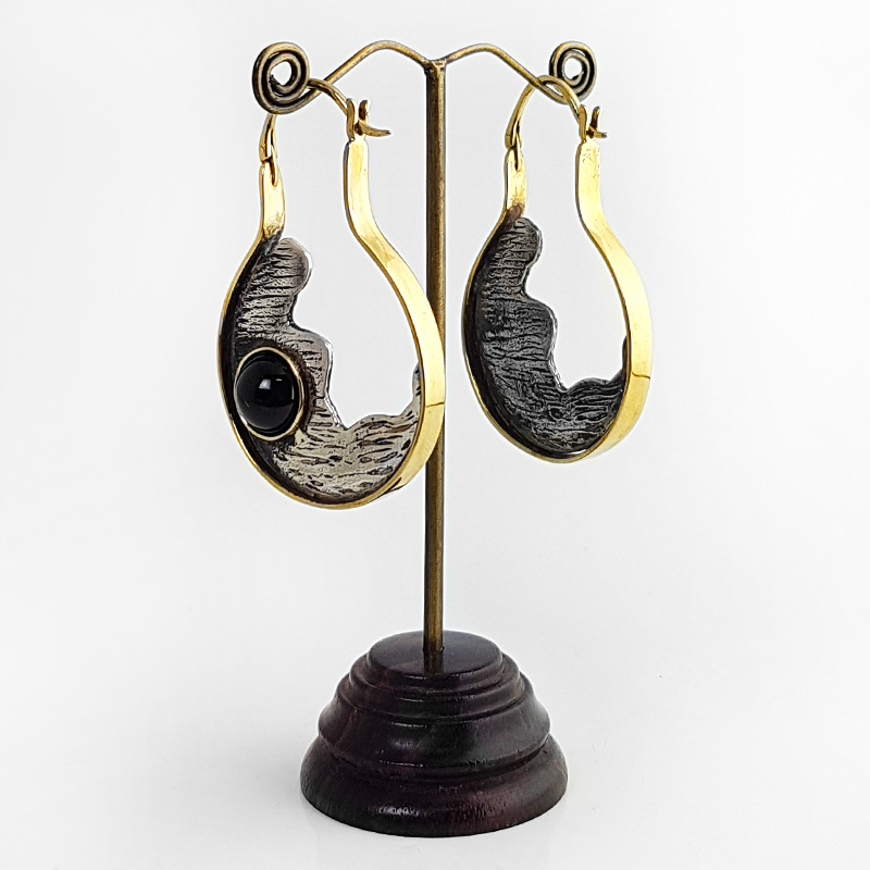 Silver & Brass Earrings with Onyx Cabochon (price for pair) Gioielli da lobo