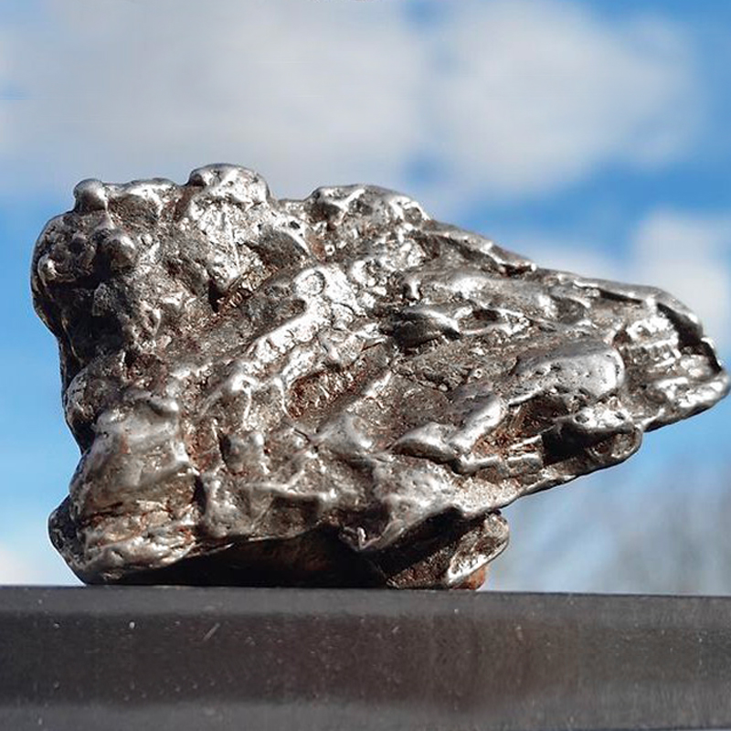 Handmade Meteorite Campo del Cielo Dangling in Silver Ring (price for pair) Orecchio