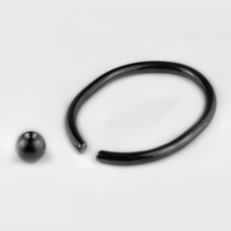 Black Steel Ball Closure Oval Ring Orecchio