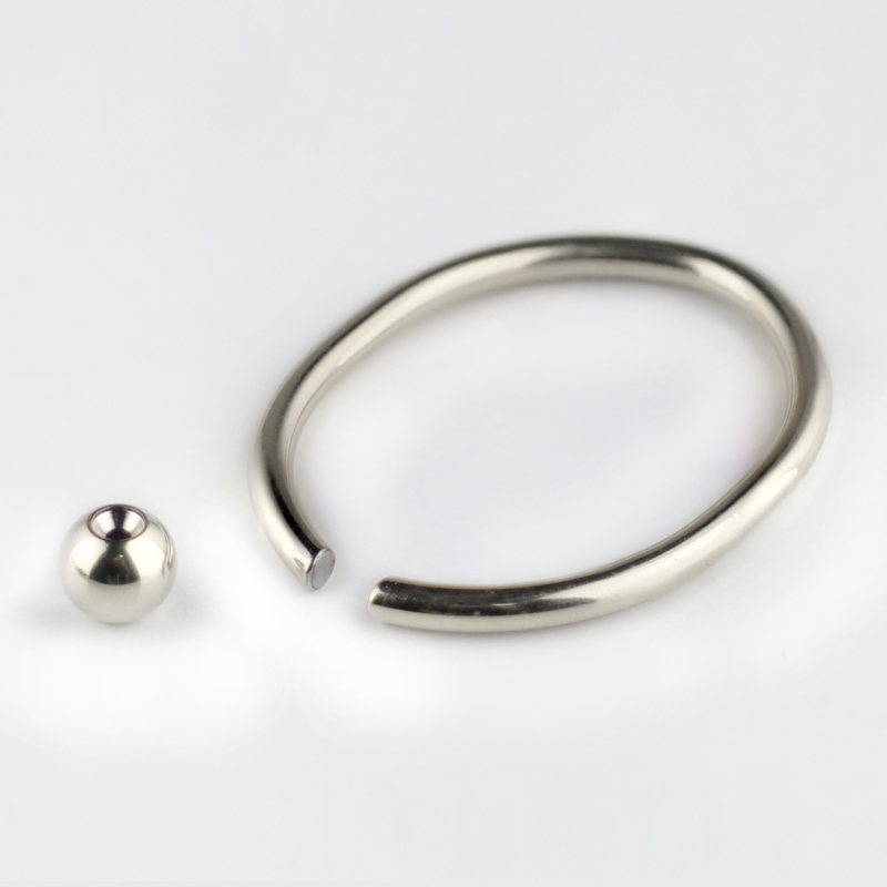 Steel Ball Closure Oval Ring Orecchio