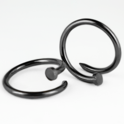 Black PVD Enlarging Earring Nail Orecchio