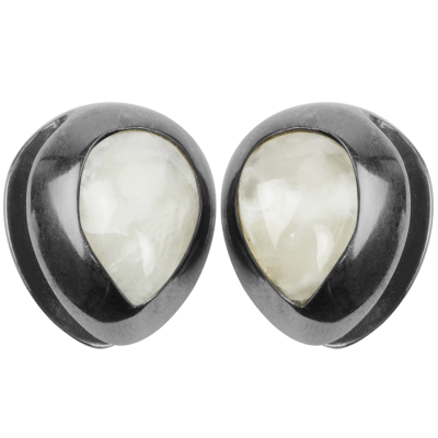 Black Brass Ear Weights with White Onyx Tear Drop (price for pair) Orecchio