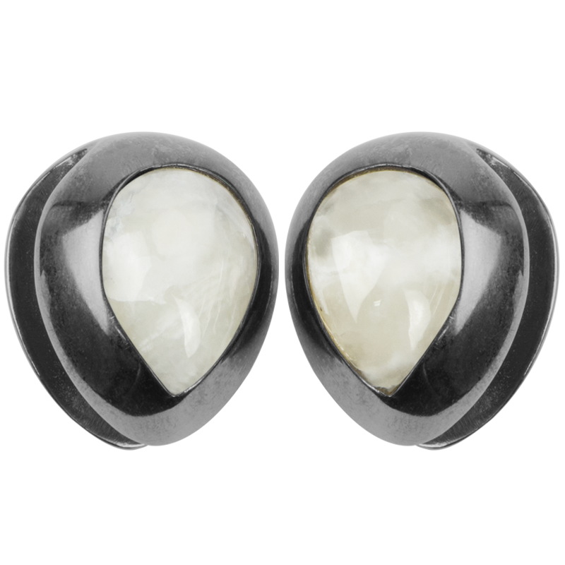 Black Brass Ear Weights with White Onyx Tear Drop (price for pair) Orecchio