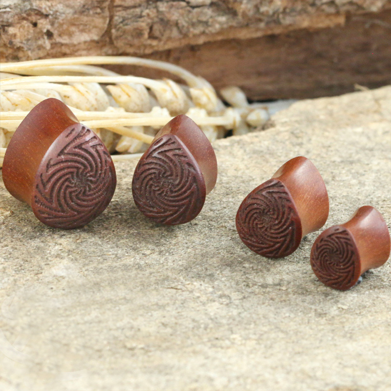 Rose Wood Tear Drop Plug Orecchio