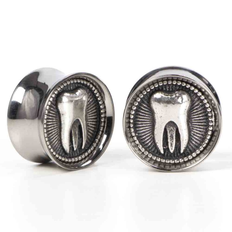 El Rana Titanium Plug with Silver Tooth (Price for Pair) Orecchio